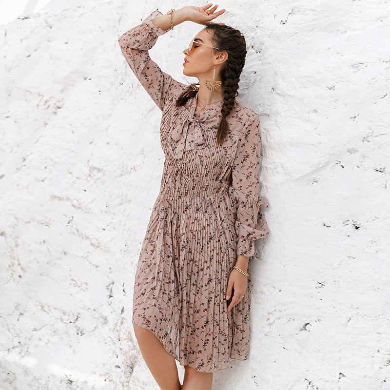 Robe décontractée plissée à manches longues et motif floral, style nouveau