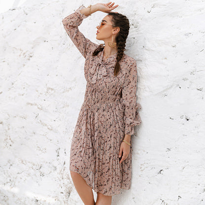 Robe décontractée plissée à manches longues et motif floral, style nouveau